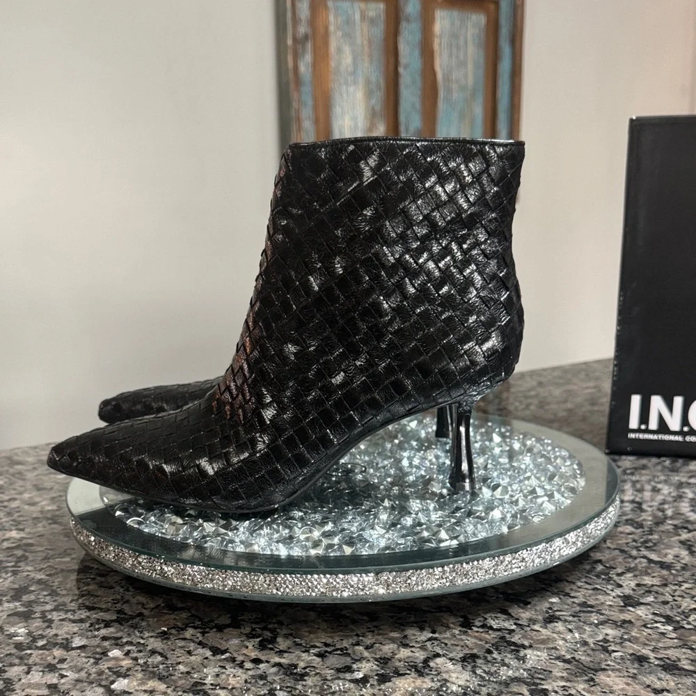 INC International Concepts Black woven Textured Ankle Booties NWT 10.5
